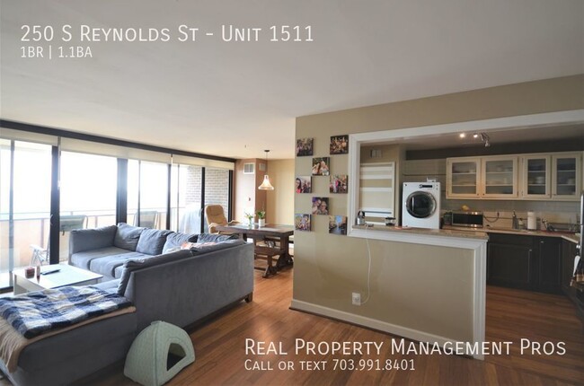 Building Photo - Gorgeous Penthouse Unit- Stunning Views!