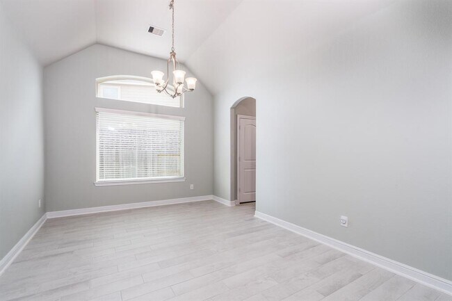 Foto del edificio - 204 Upland Dr