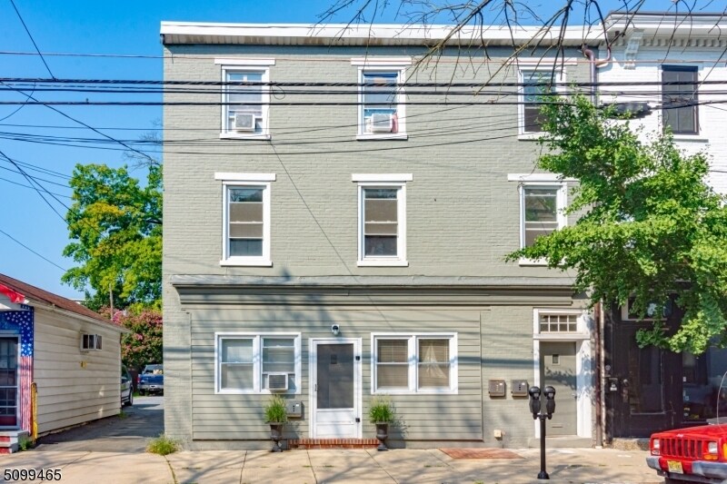 Foto principal - 59 N Main St