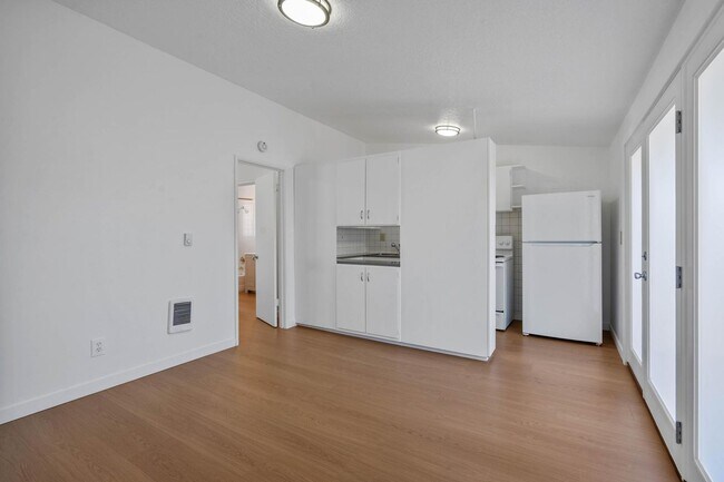 Foto del edificio - 460-492 N Broadway St - 472