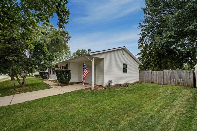 Foto del edificio - 2412 Southwood Dr