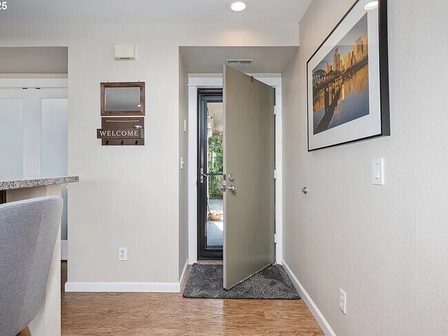 Foto del edificio - 123 N Hayden Bay Dr