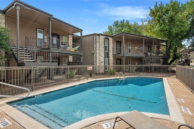 Foto del edificio - 5820 Berkman Dr
