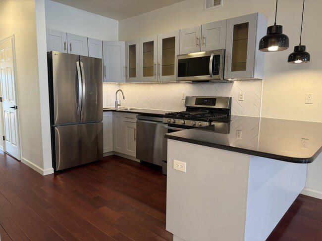 Foto del edificio - 49 Belmont Ave