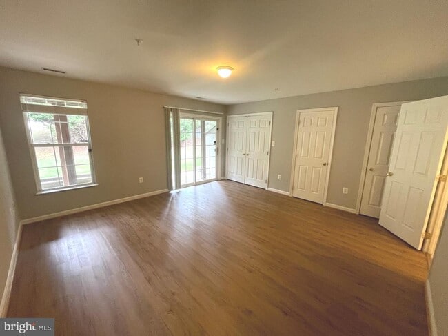 Building Photo - 5711 Goldfinch Ct