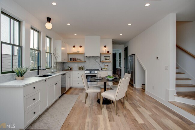 Foto del edificio - 147 Ravenhurst Ln