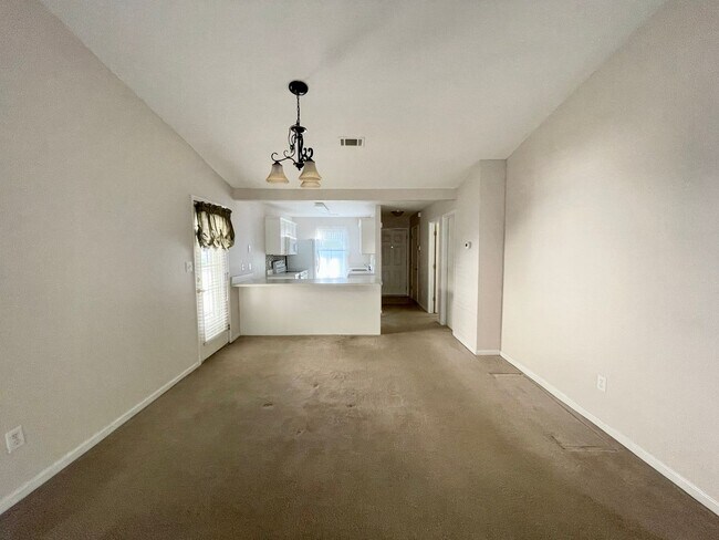 Foto del edificio - 417 Regency Park Drive