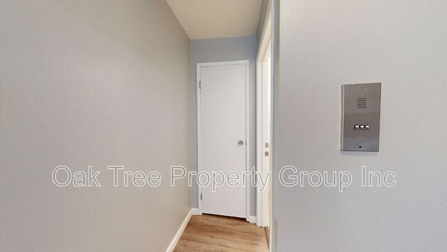 Building Photo - 1627 High St