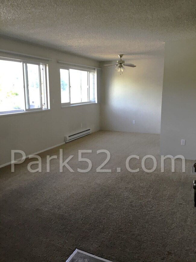 Foto del edificio - 1/2 Off 1st Full Month's Rent! 2 Bedroom 1...