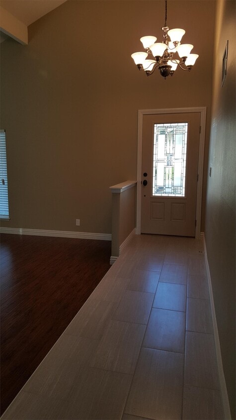 Primary Photo - 2131 El Rancho Dr