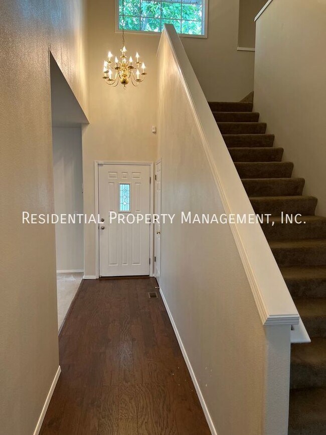 Building Photo - Located in the Heart of Bethany featuring ...
