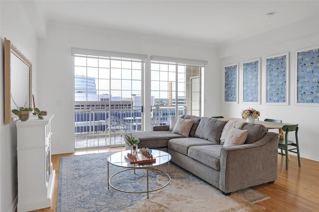 Photo - 3225 Turtle Creek Blvd Blvd Apartment