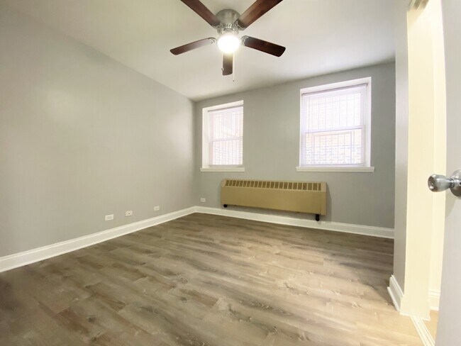 Foto del edificio - 4031 N Kenmore Ave