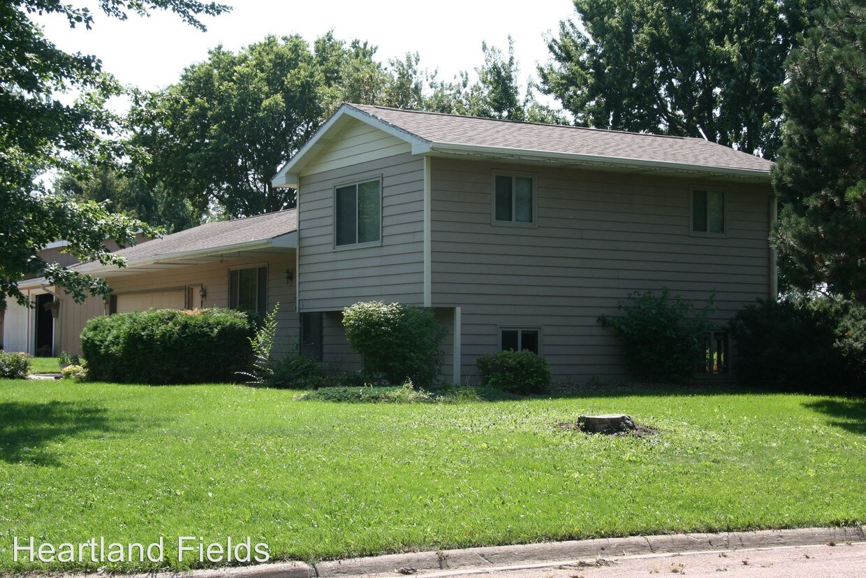 Primary Photo - 361 Sunset Dr