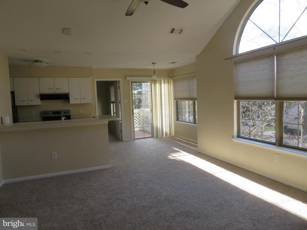 208 Foxmeadow Dr Unit CONDO 208, Royersford, PA 19468 Room for Rent