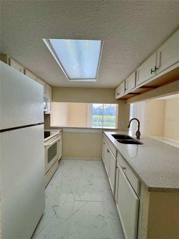 Building Photo - 425 Caribbean Dr