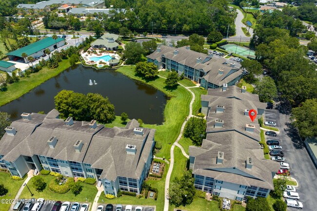 Foto del edificio - 200 Ironwood Dr