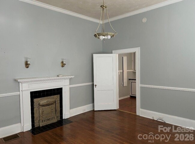 Building Photo - 412 E Horah St