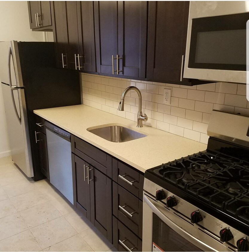 Foto principal - 3459 Eastchester Rd