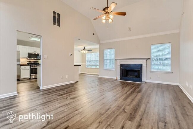 Foto del edificio - 350 Sunderland Cir, Fayetteville, GA, 30215