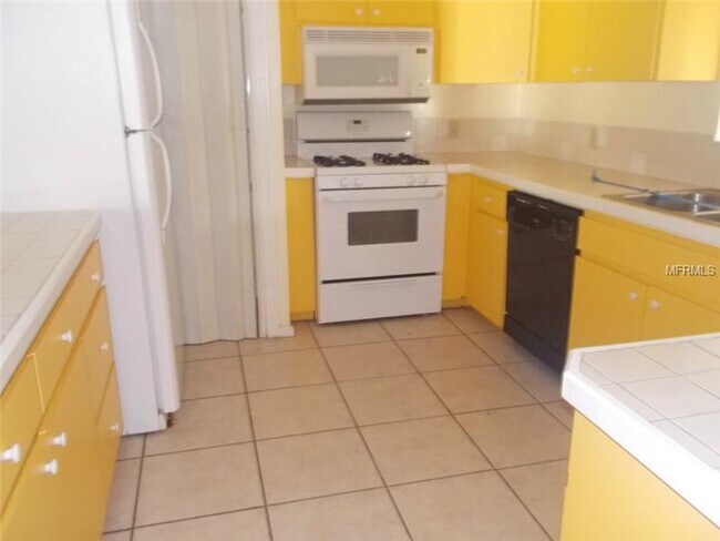 Foto del edificio - 1327 Overlea St