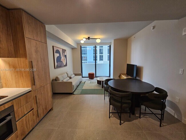 Building Photo - 11 NE 6th St