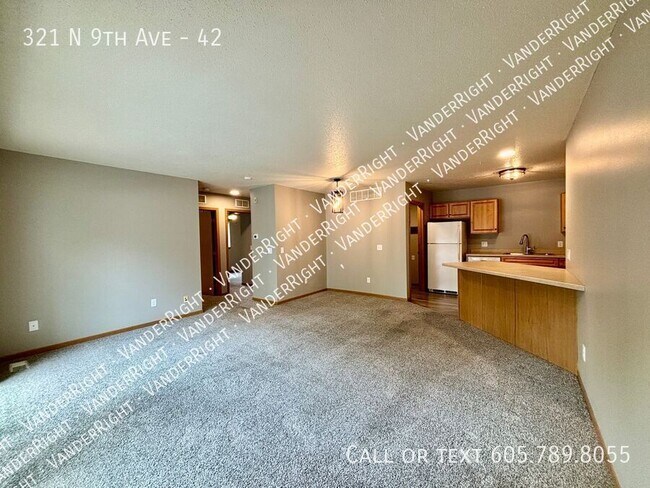 Foto del edificio - Updated Walk-Out 2 Bedroom Apartment!