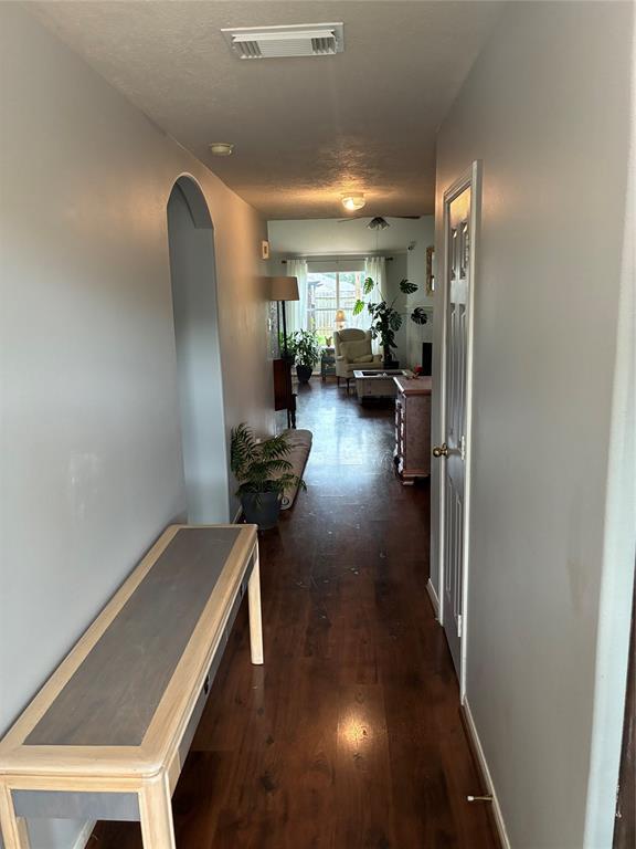 Foto del edificio - 6654 Barker Bend Ln