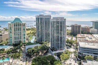 Building Photo - 2821 S Bayshore Dr