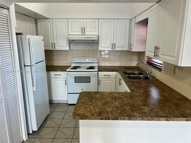 Foto del edificio - 2600 NW 14th St