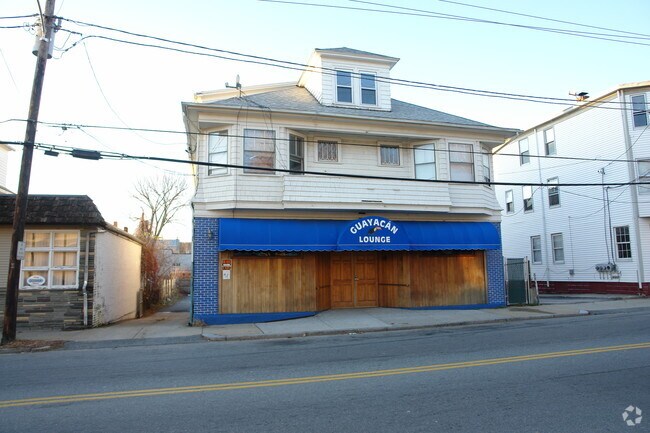 Building Photo - 349-351 Dyer Ave