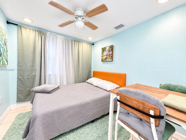 Foto del edificio - 9260 Little River Blvd