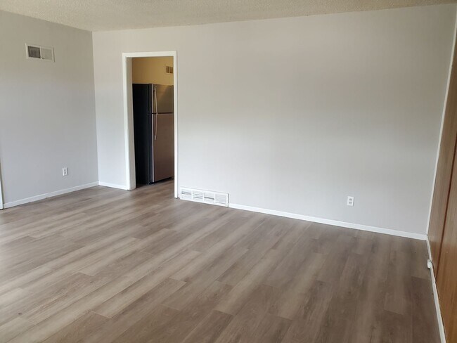 Foto del edificio - Nice 2 bedroom 1 bath duplex!