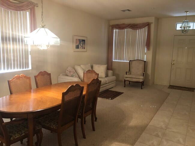 Foto del edificio - 7324 E Whispering Wind Dr