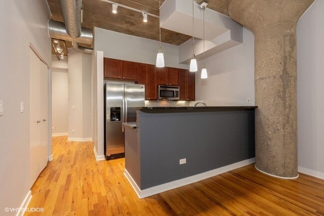 Building Photo - 1110 W 15th St