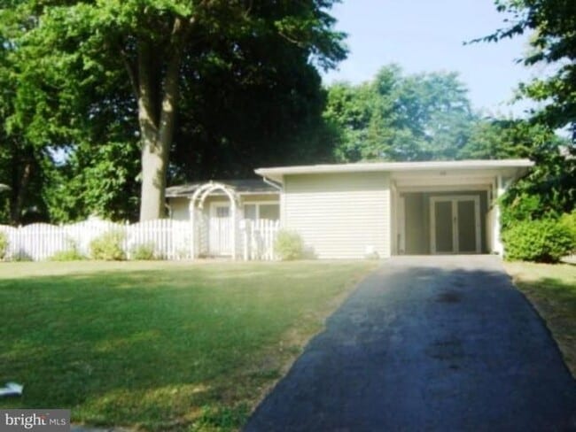 Foto del edificio - 108 McCormick St