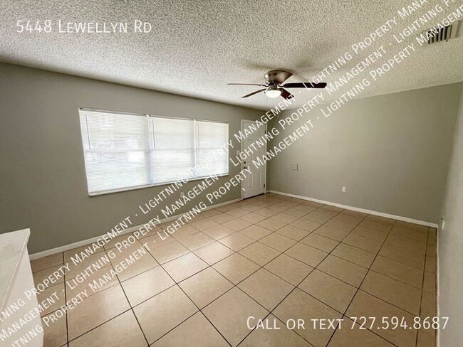 Foto del edificio - 5448 Lewellyn Rd
