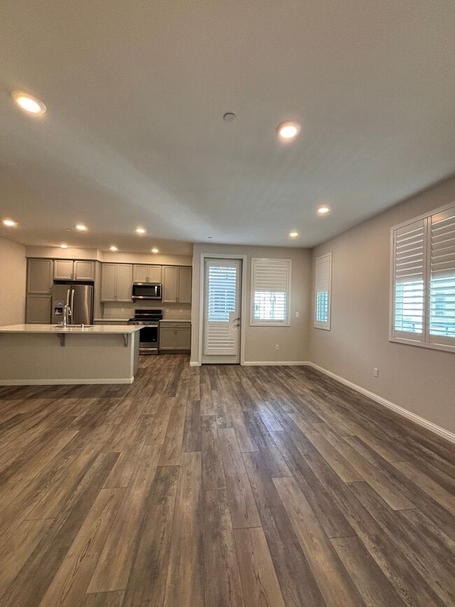 Building Photo - Move-In Ready - New Build 2 Bed / 2 Bath Condo in Milpitas