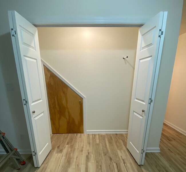 Nice sized closet - 860 Stargazer Ln