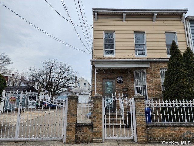 Primary Photo - 78-13 90th Ave