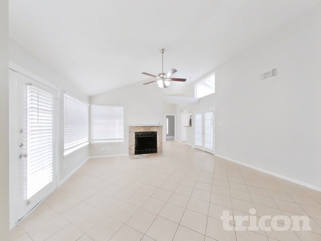 Building Photo - 6615 Laurel Glen Dr