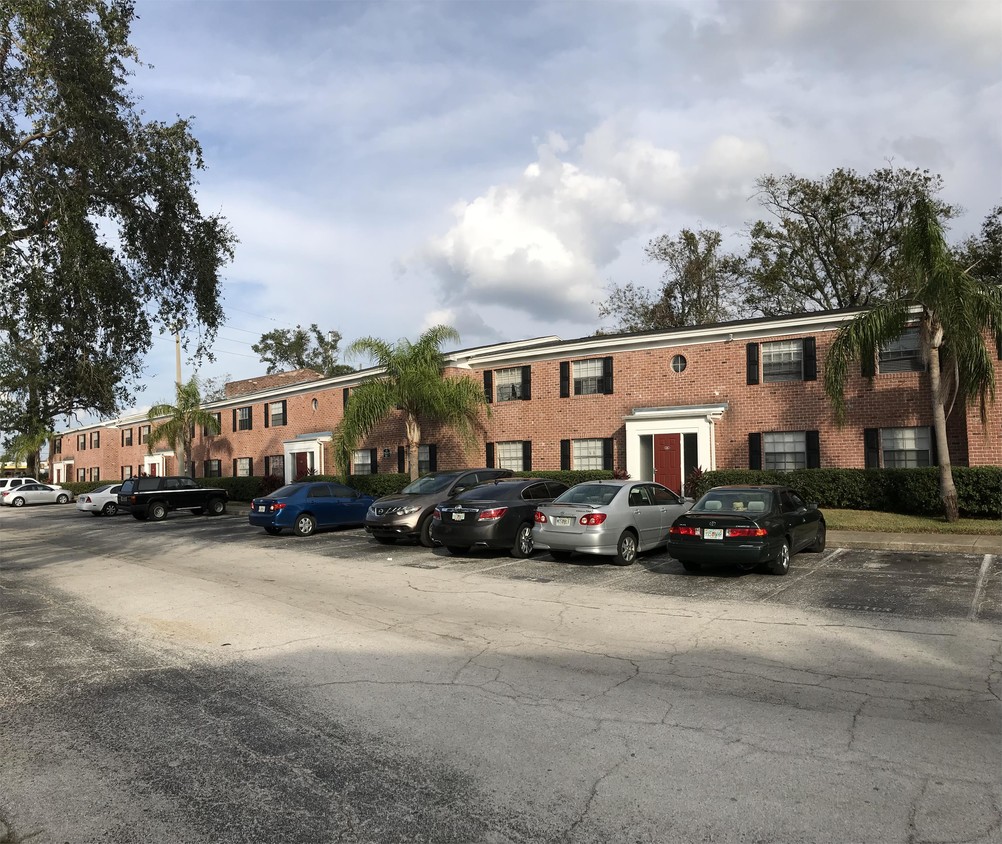 Primary Photo - 1416 W Holden Ave