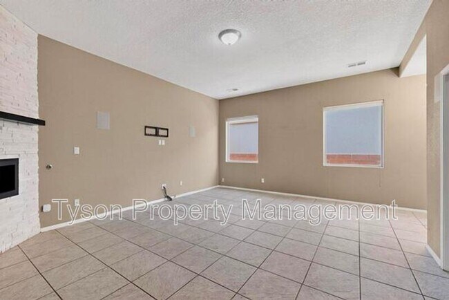 Foto del edificio - 8605 Mock Heather Rd NW