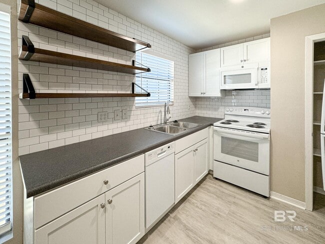 Building Photo - 6385 -A Schoel Ln