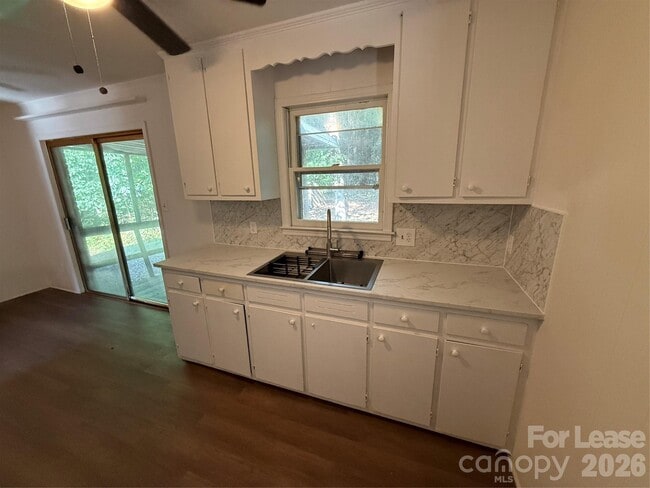 Building Photo - 2549 Olivers Rd