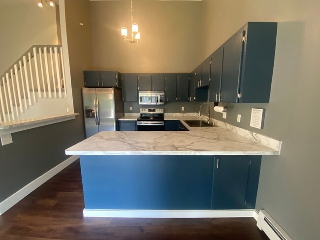 Building Photo - Beautiful Eagle River home in the Eagle-wo...