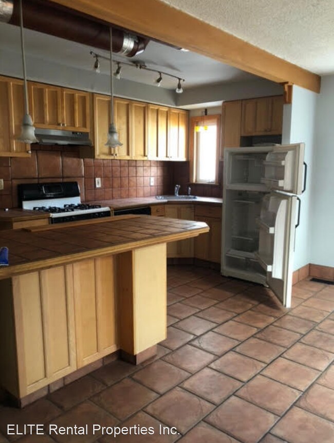 Building Photo - 3 br, 1 bath House - 1010 Bryan Street