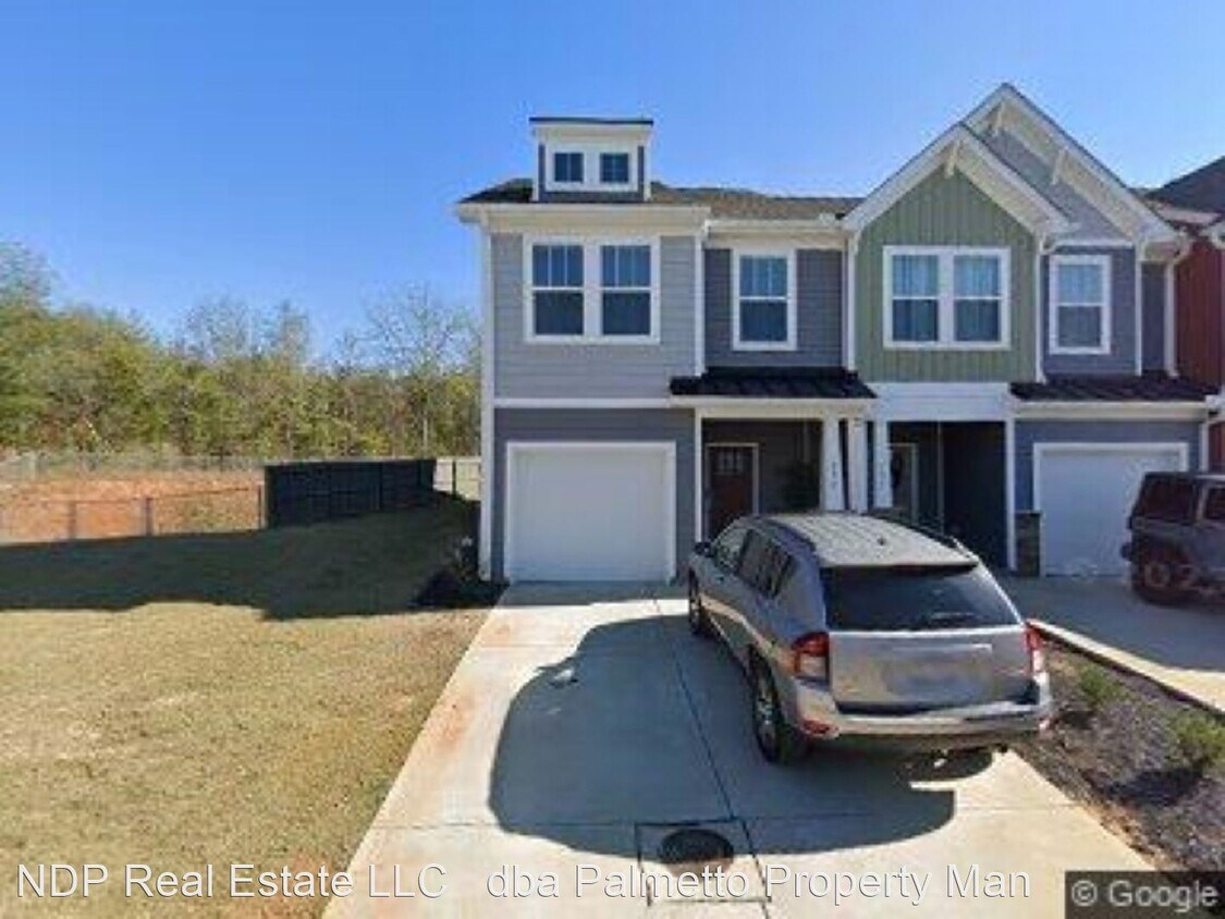 Primary Photo - 3 br, 2.5 bath House - 136 Addington Lane
