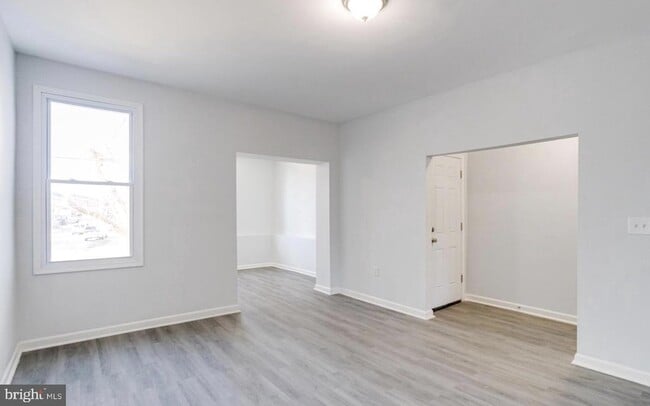 Building Photo - 3007 Oakley Ave