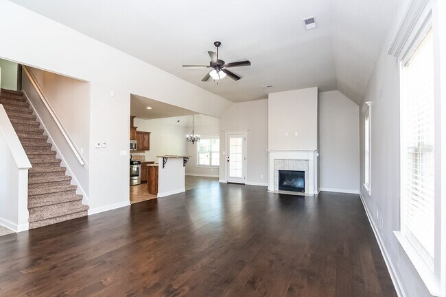 Foto del edificio - 2674 Champion Hills Dr